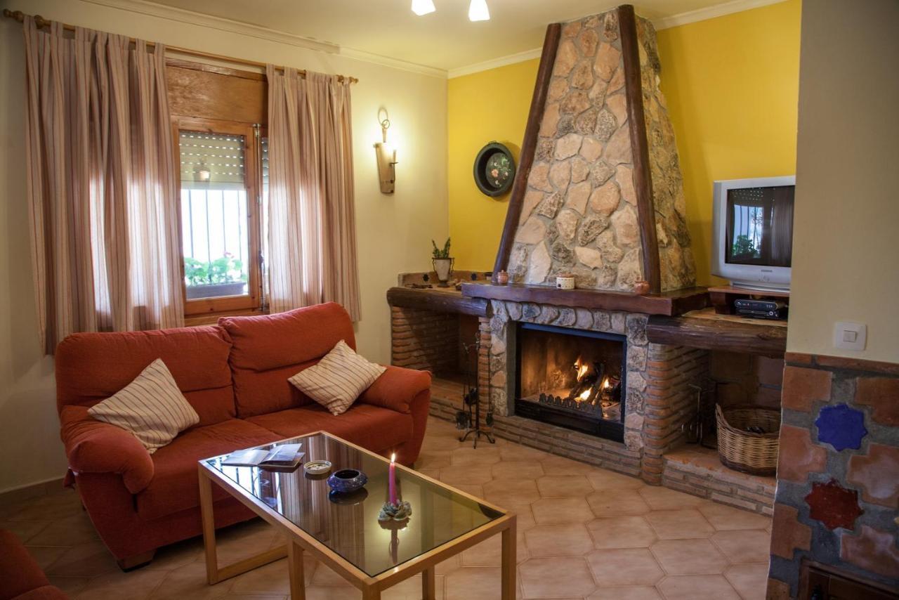 Apartamentos La Granja Hinojares エクステリア 写真