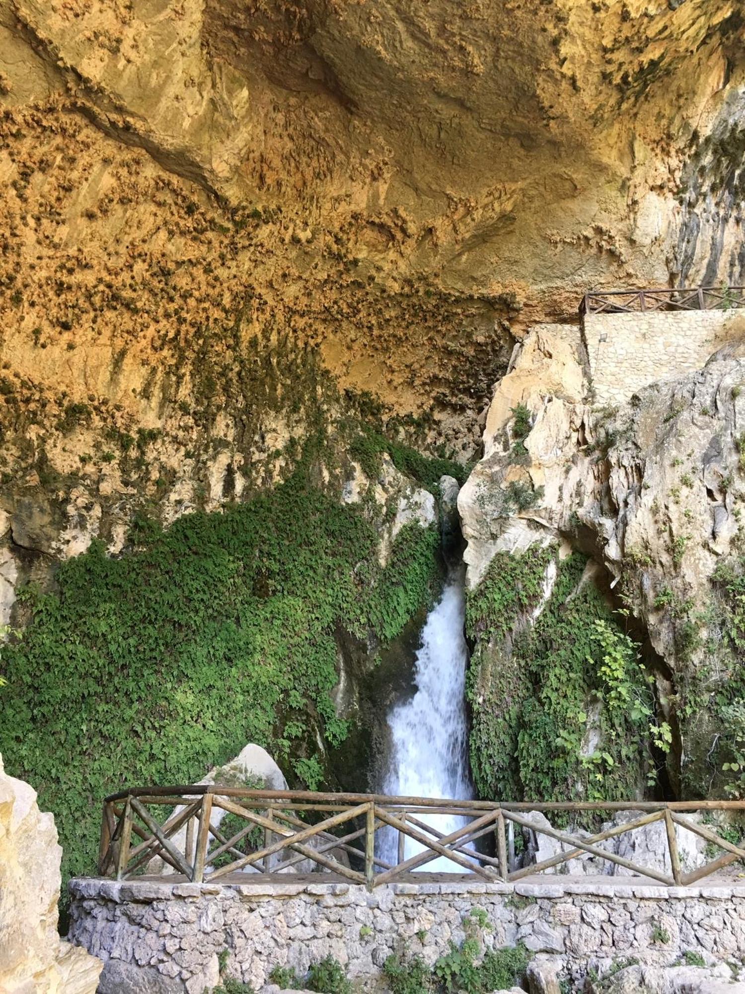 Apartamentos La Granja Hinojares エクステリア 写真