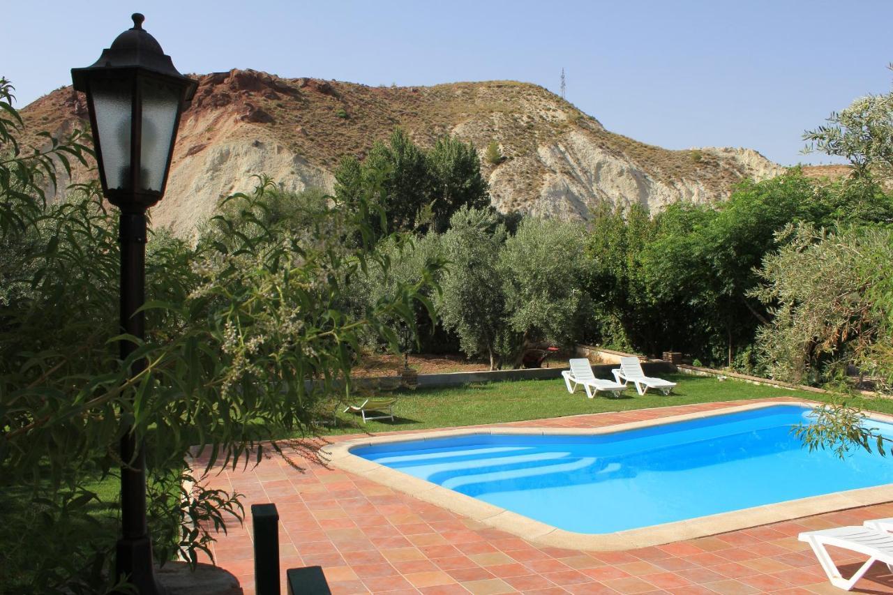 Apartamentos La Granja Hinojares エクステリア 写真